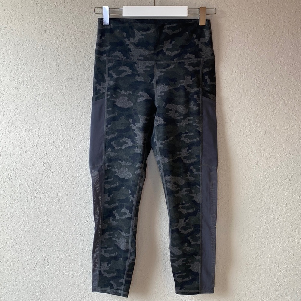 Fabletics On-The-Go PowerHold‎ Legging